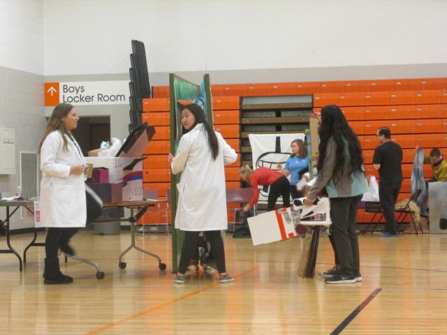 Team Five Carbon Sugars sets up for their technical challenge at the State Tournament. Photo courtesy of Chun-ying Wu.