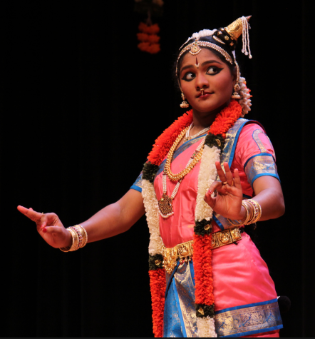 Srinivasan in her last dance of the evening. Photo by Ravi Sunderrajan.
