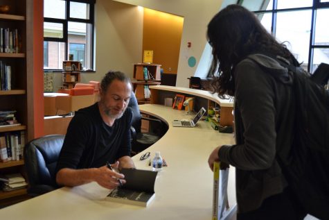 After wrapping-up the assembly with a few questions from the audience, Sedgwick was available in the library to sign books. Photo by Gabriela Covolan Costa