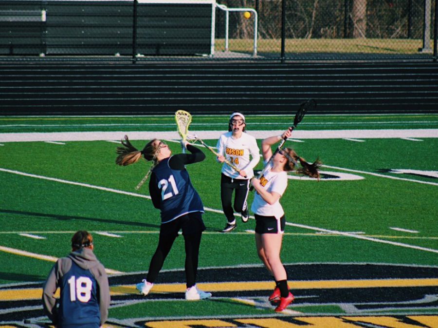 Captain Haleigh McPhillips reaches for the ball. Photo by Miranda Luxenburg