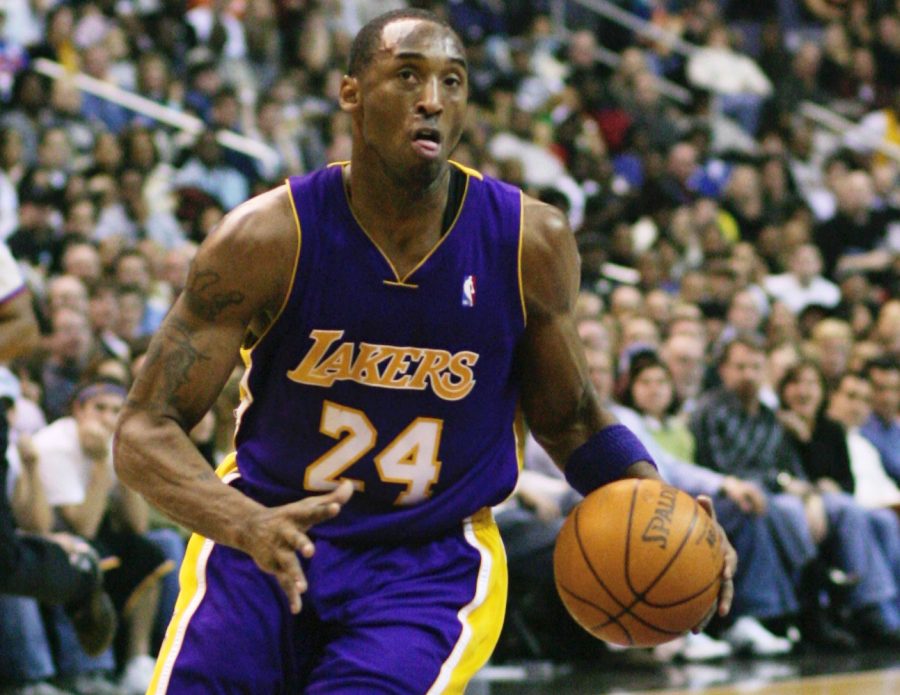 Bryant on a drive to the basket in a game against the Washington Wizards in 2007.