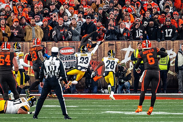 640px-Steelers_vs_Browns_13