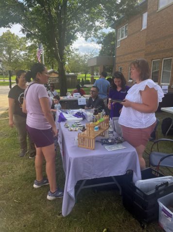 Families gather at the Beachwood Neurodiversity Family Network’s Ice Cream Social Event on Sunday Sept. 18. The event was open to the public for families to enjoy free ice cream while connecting and learning about local neurodiversity resources.
