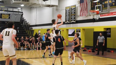 Nate Lurie shoots a floater.