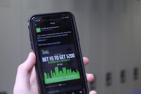Many Teens’ Social Media Awash in Sports Betting Ads