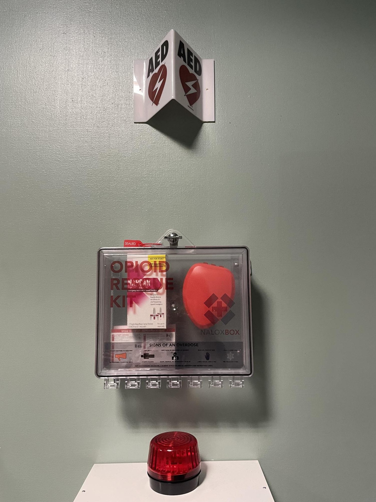 A naloxone kit installed at the Boston Museum of Science. 